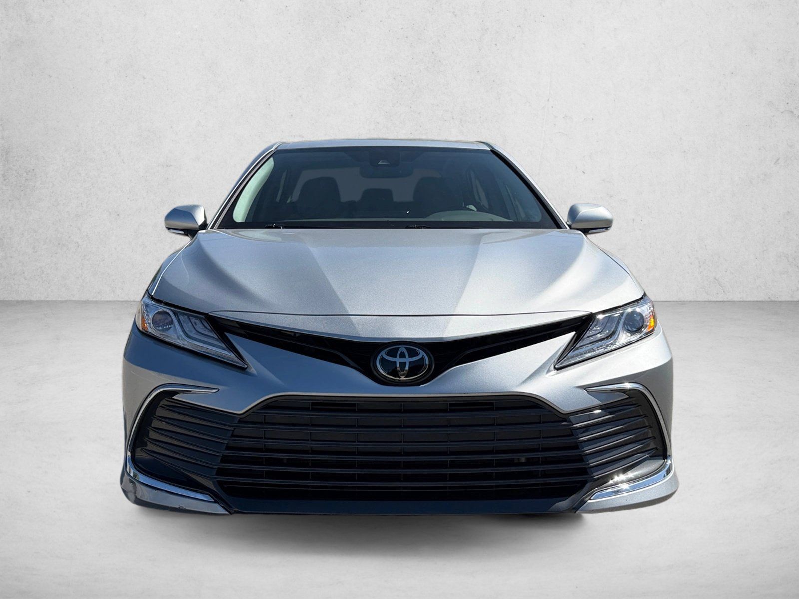 Used 2022 Toyota Camry XLE AWD/4WD image 2