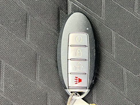 Used 2021 Nissan Kicks SV image 29