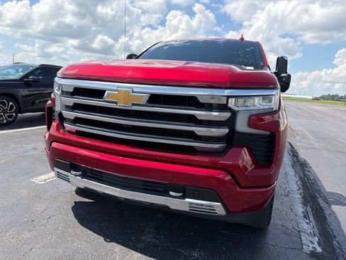 Used 2024 Chevrolet Silverado 1500 High Country w/ Technology Package AWD/4WD image 2