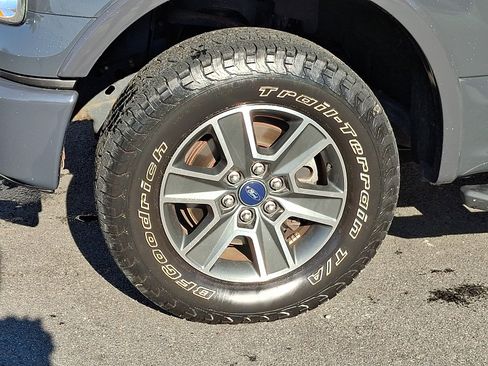 Used 2016 Ford F150 XLT w/ Equipment Group 302A Luxury AWD/4WD image 9