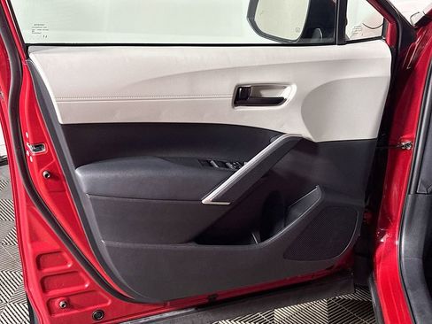 Used 2023 Toyota Corolla Cross LE w/ Moonroof Package image 10