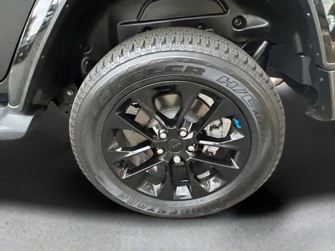 Used 2022 Jeep Wrangler Unlimited Sahara w/ Cold Weather Group image 13