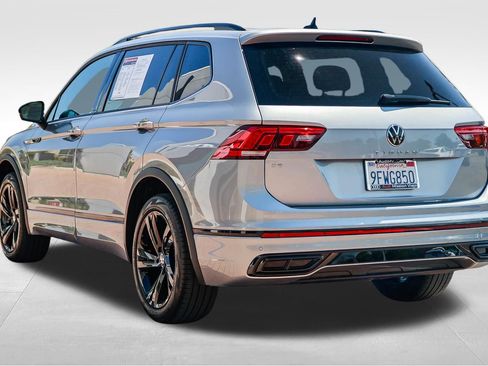 Used 2023 Volkswagen Tiguan SE R-Line FWD image 4