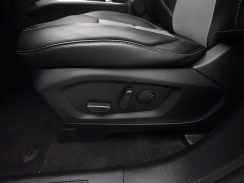 Used 2023 Ford Explorer XLT w/ Equipment Group 202A AWD/4WD image 29