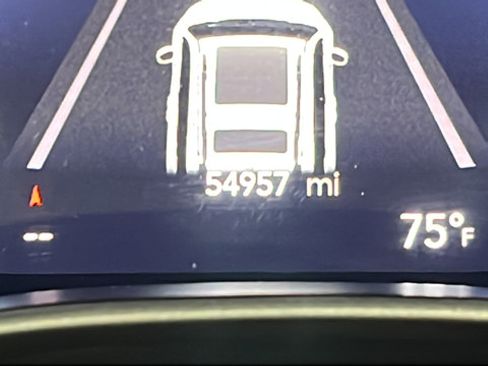 Used 2024 Chrysler Pacifica Touring-L FWD image 10