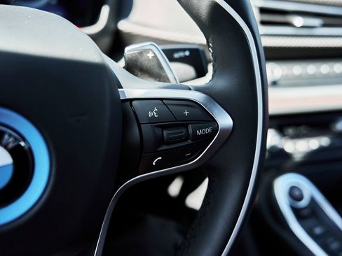 Used 2019 BMW i8 Coupe AWD/4WD image 50