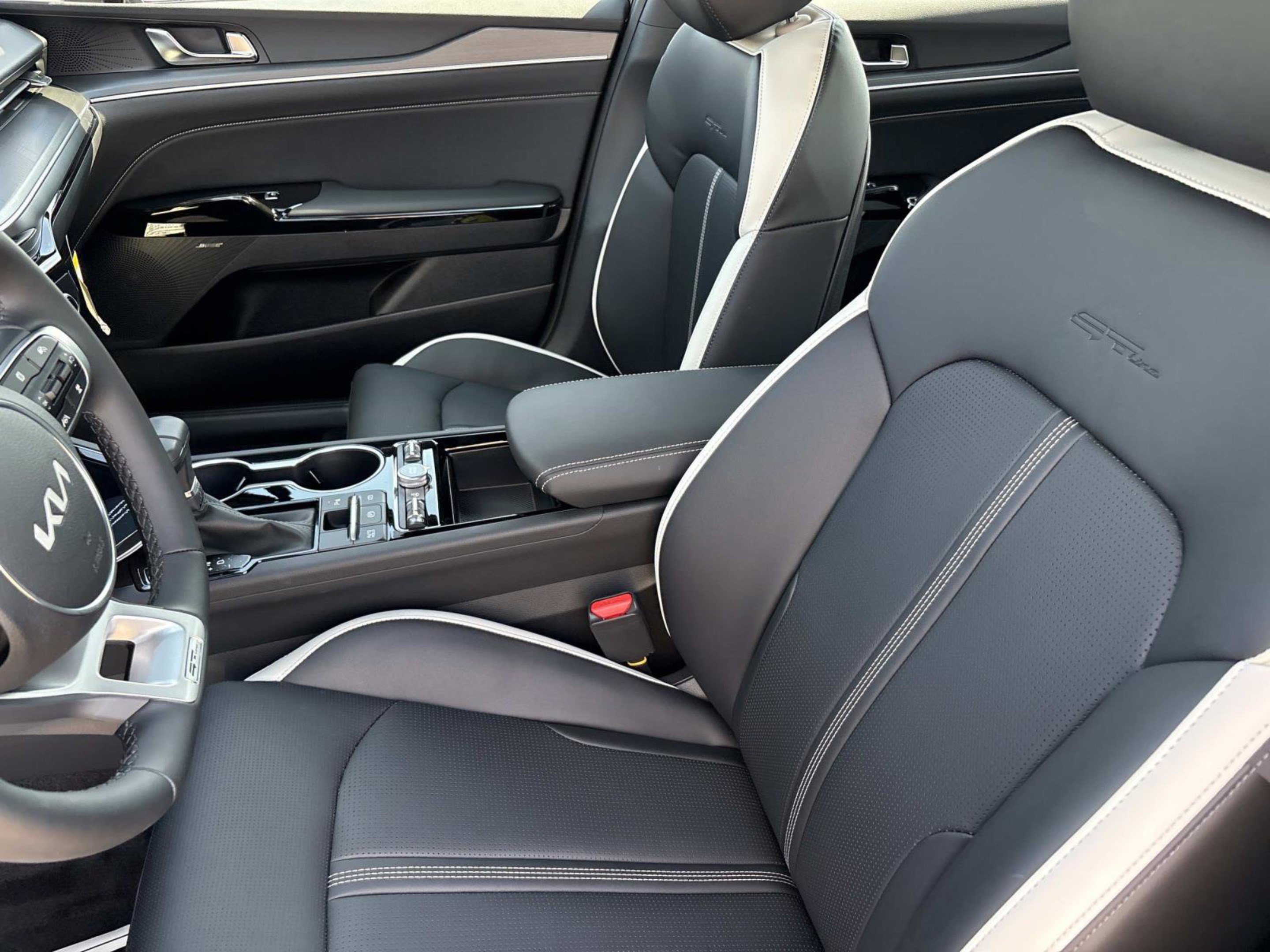 New 2027 Kia K5 GT-Line FWD image 18
