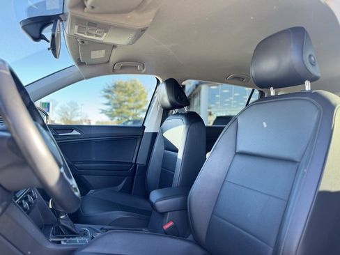 Used 2019 Volkswagen Tiguan SE w/ 3rd Row Seat Package image 17