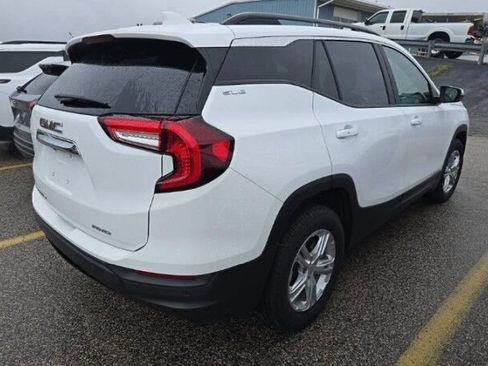 Used 2024 GMC Terrain SLE w/ Driver Convenience Package AWD/4WD image 4
