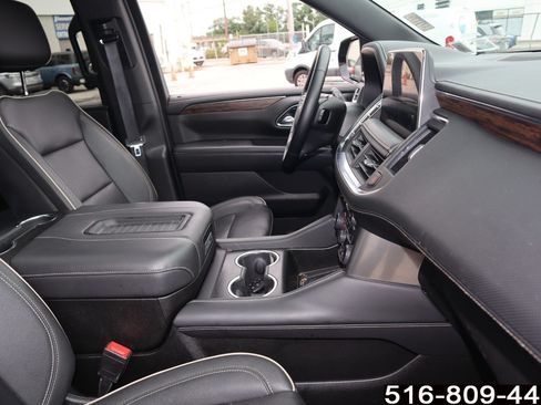 Used 2023 Chevrolet Suburban Premier AWD/4WD image 29