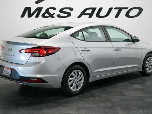 Used 2019 Hyundai Elantra SE FWD image 5
