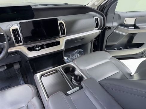 Used 2025 Ford Expedition Active image 24