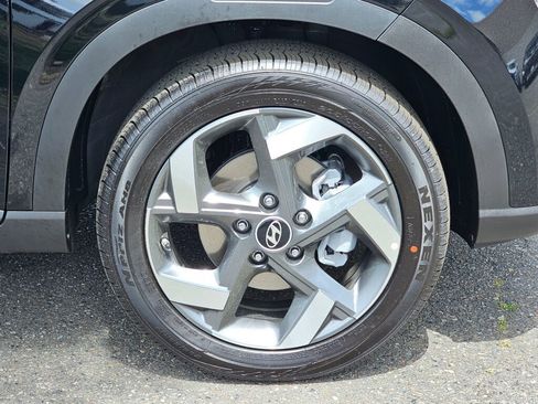 Used 2025 Hyundai Venue SEL image 9