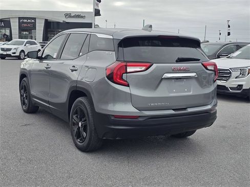 Used 2023 GMC Terrain SLE image 7