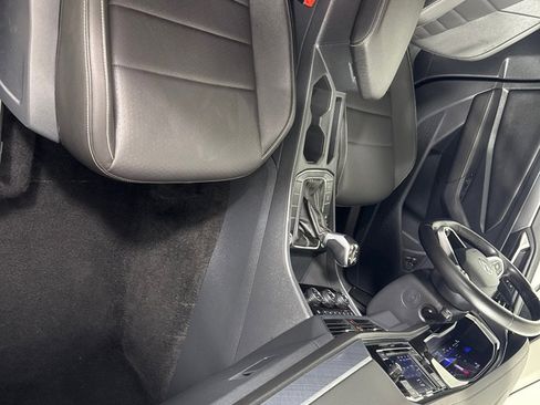 Used 2024 Volkswagen Jetta SE image 26