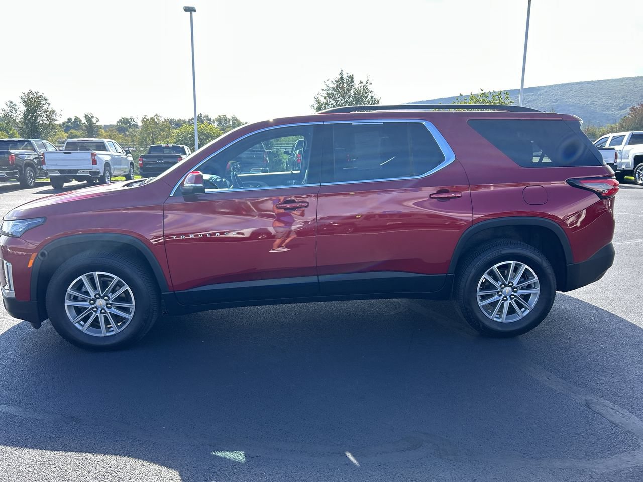 Used 2023 Chevrolet Traverse LT AWD/4WD image 4