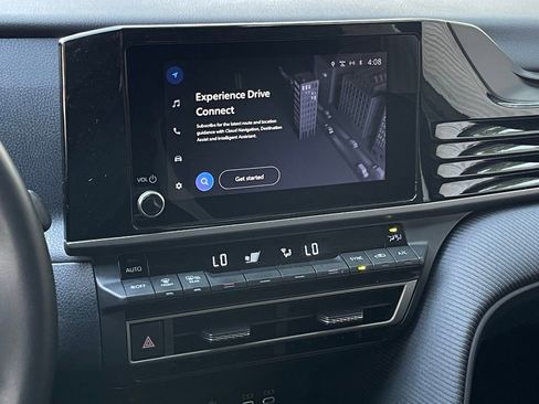 Used 2025 Toyota Camry SE image 16