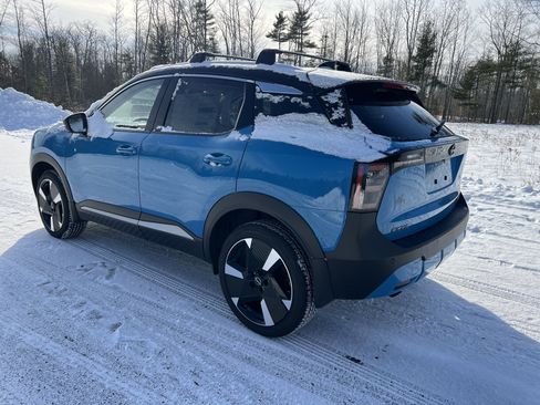 New 2026 Nissan Kicks SR w/ Cold Weather Package image 5