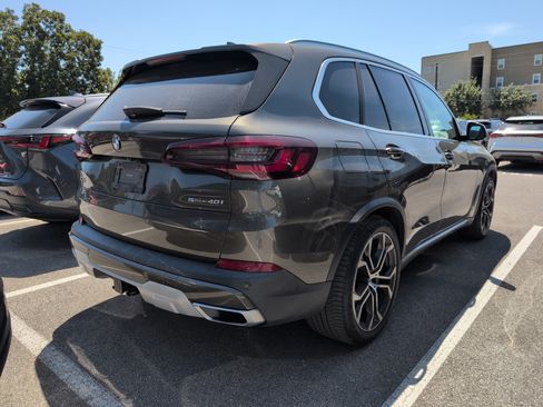 Used 2021 BMW X5 sDrive40i w/ Premium Package RWD image 3