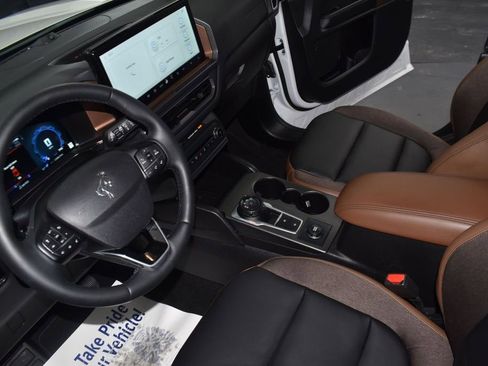 Used 2025 Ford Bronco Sport Outer Banks w/ Outer Banks Tech Package+ AWD/4WD image 32