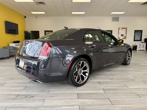 Used 2018 Chrysler 300 S w/ 300S Premium Group RWD image 6