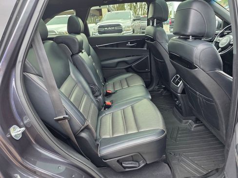 Used 2017 Kia Sorento SX image 24
