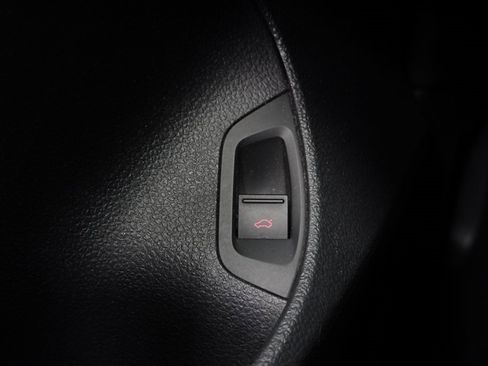 Used 2018 Volkswagen Passat 3.6 image 35