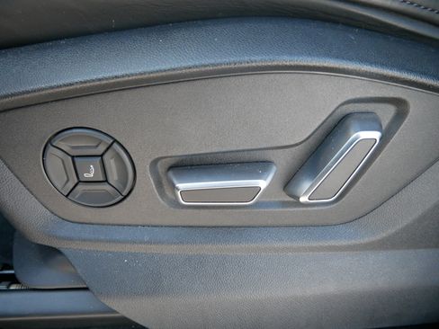 Certified 2025 Audi Q8 Prestige w/ Prestige Package image 23