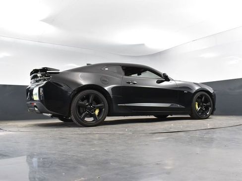 Used 2017 Chevrolet Camaro SS RWD image 43