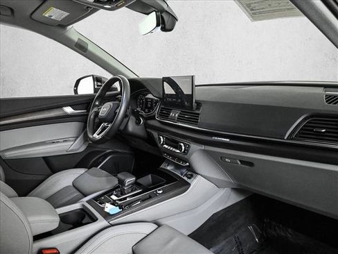 Used 2023 Audi Q5 2.0T Premium Plus w/ Premium Plus Package AWD/4WD image 23