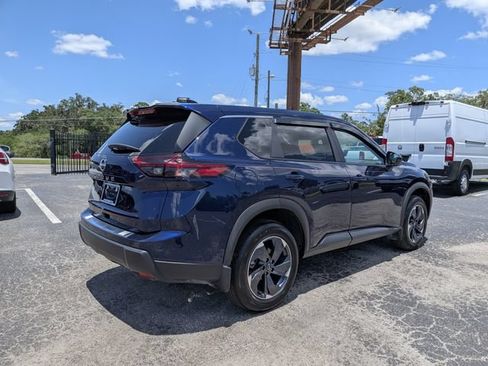 Used 2025 Nissan Rogue SV FWD image 3