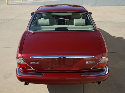Used 1999 Jaguar XJ8 image 11