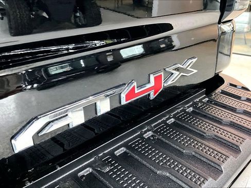 Used 2024 GMC Sierra 2500 AT4X image 27