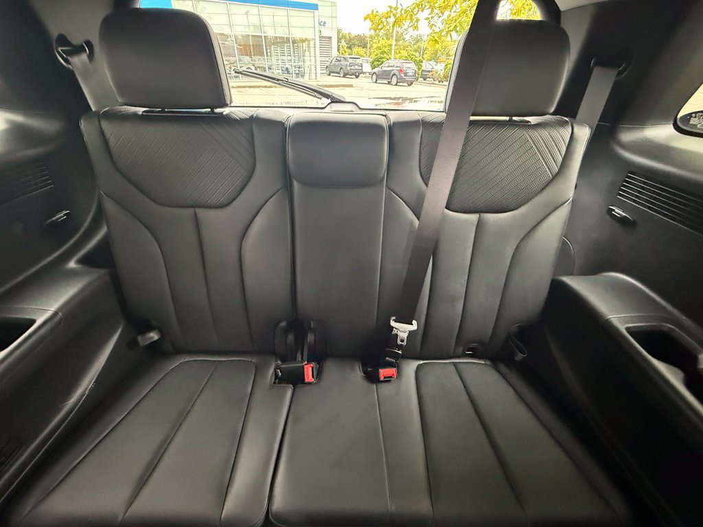 Used 2025 Hyundai Palisade SEL AWD/4WD image 32