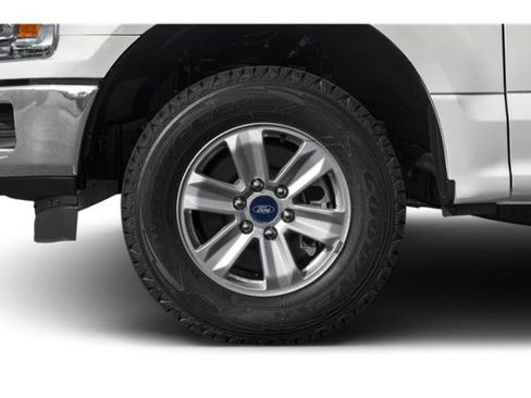 Used 2019 Ford F150 XLT w/ Equipment Group 302A Luxury AWD/4WD image 11