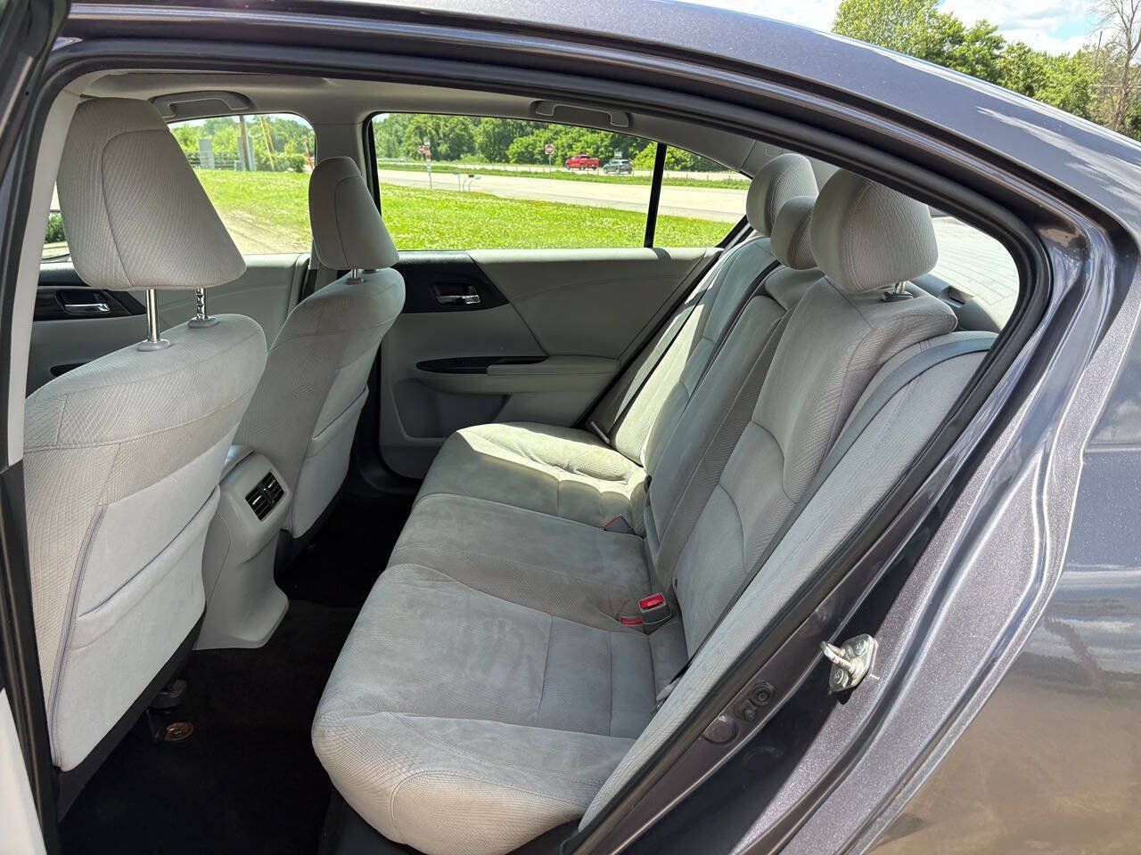 Used 2016 Honda Accord EX image 9