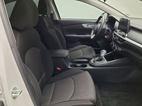 Used 2023 Kia Forte LXS w/ LXS Technology Package image 21