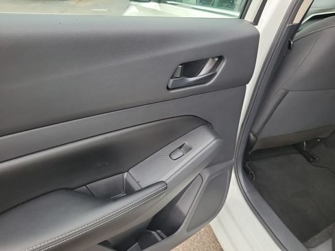Used 2025 Nissan Altima 2.5 SV FWD image 17