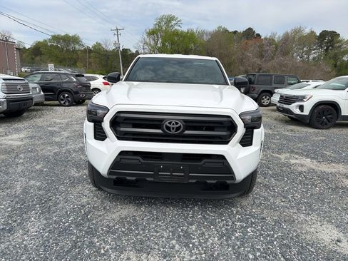 Used 2025 Toyota Tacoma SR w/ SR Upgrade Package image 8