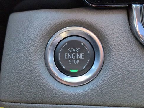 Used 2025 Chevrolet Colorado ZR2 w/ Technology Package image 19