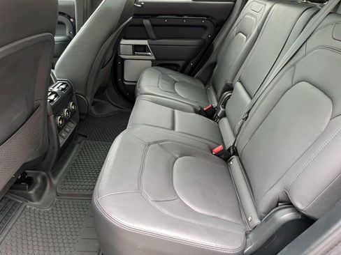 Used 2024 Land Rover Defender 130 S image 32