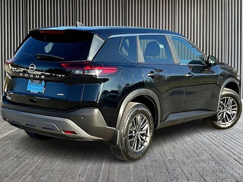 Used 2023 Nissan Rogue S image 12