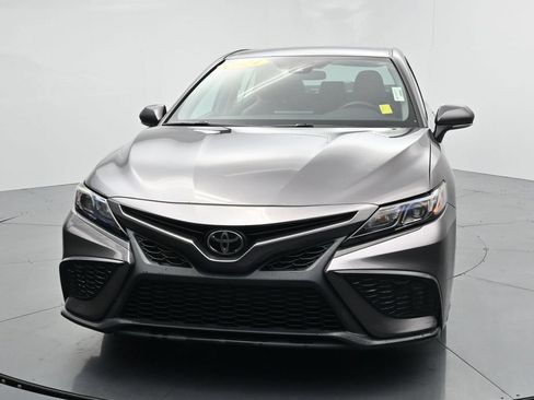 Used 2024 Toyota Camry SE FWD image 3