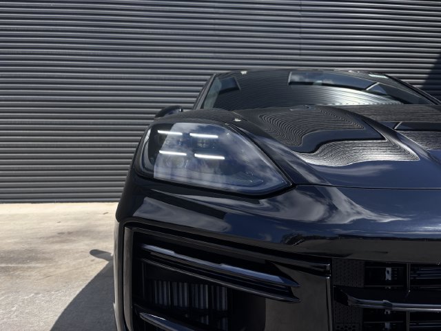 New 2026 Porsche Cayenne Turbo AWD/4WD image 11