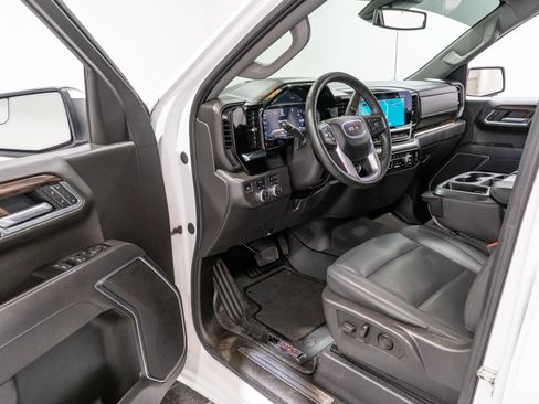 Used 2025 GMC Sierra 1500 SLT AWD/4WD image 13