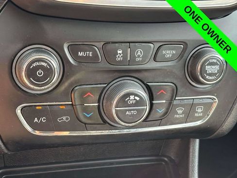Used 2022 Jeep Cherokee Limited AWD/4WD image 22