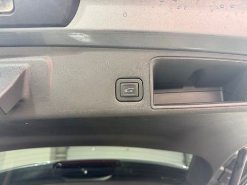 Used 2019 GMC Terrain SLT w/ Preferred Package image 5