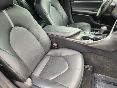 Used 2023 Toyota Camry XSE FWD image 10