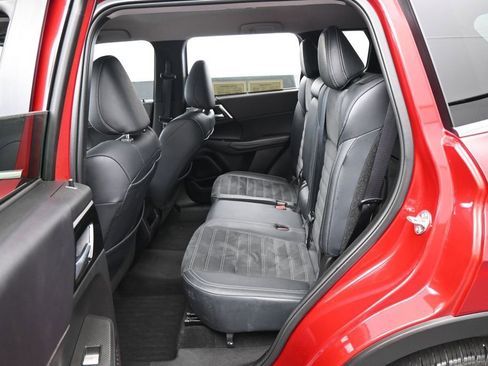 Used 2024 Mitsubishi Outlander SE Black Edition FWD image 28