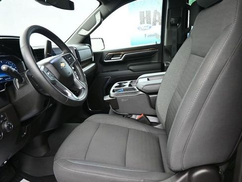 Used 2024 Chevrolet Silverado 1500 LT image 11